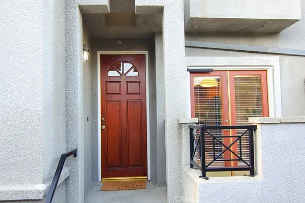 $848,000 | 240 South Mentor Avenue, Unit 2, Pasadena, CA 91106