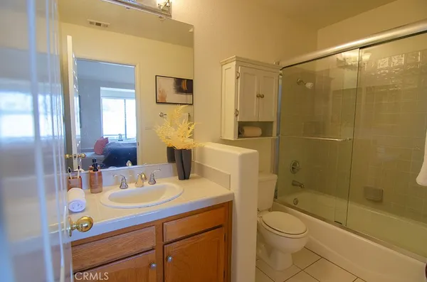 $848,000 | 240 South Mentor Avenue, Unit 2, Pasadena, CA 91106