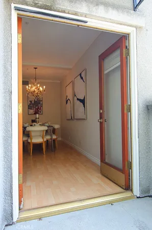 $848,000 | 240 South Mentor Avenue, Unit 2, Pasadena, CA 91106