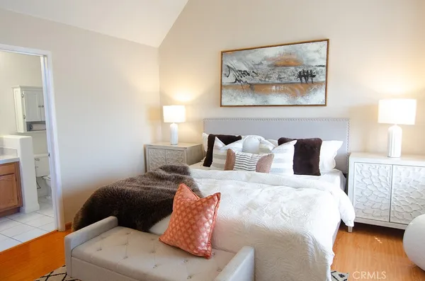 $848,000 | 240 South Mentor Avenue, Unit 2, Pasadena, CA 91106