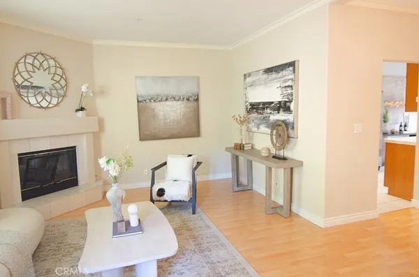 $848,000 | 240 South Mentor Avenue, Unit 2, Pasadena, CA 91106