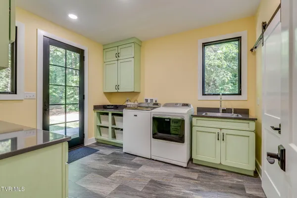 $1,500,000 | 379 Hideaway Farm Road, Piney Flats, TN 37686
