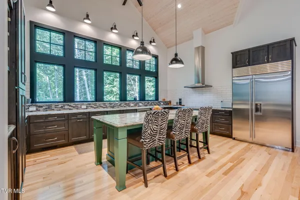 $1,500,000 | 379 Hideaway Farm Road, Piney Flats, TN 37686