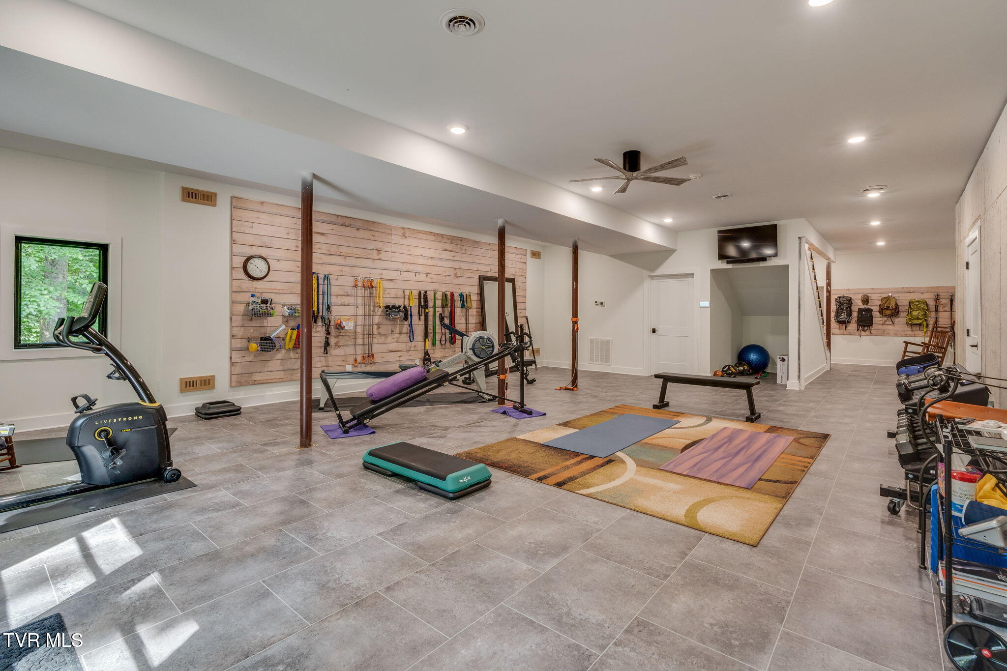 379 Hideaway Farm Road Piney Flats, TN 37686 - Photo 36 of 63 044 (1)