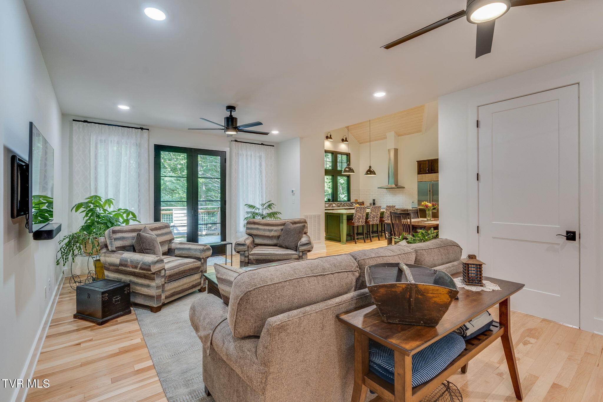 379 Hideaway Farm Road Piney Flats, TN 37686 - Photo 10 of 63 016 (1)