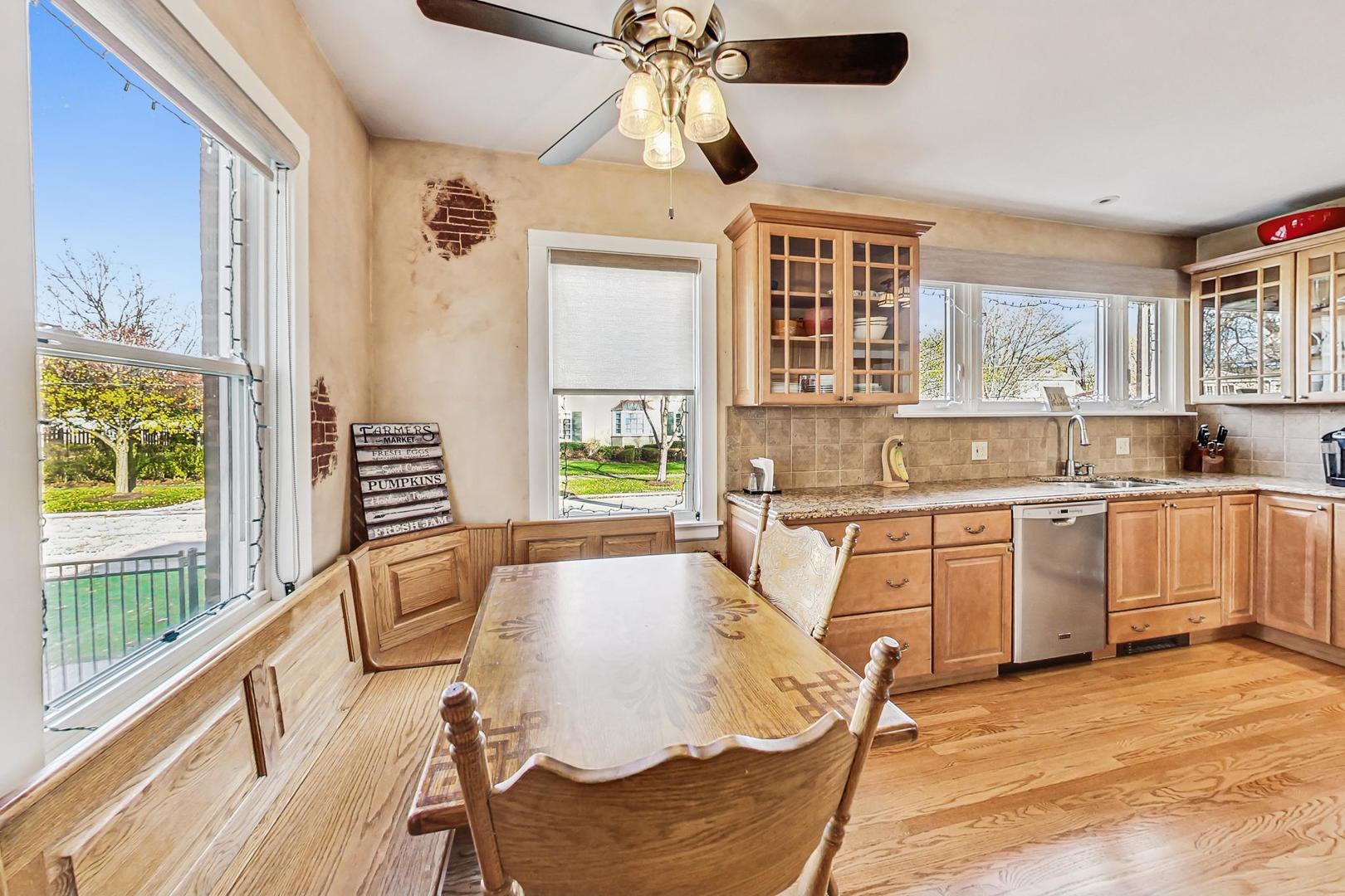 902 South Crescent Avenue Park Ridge, IL 60068 - Photo 13 of 30