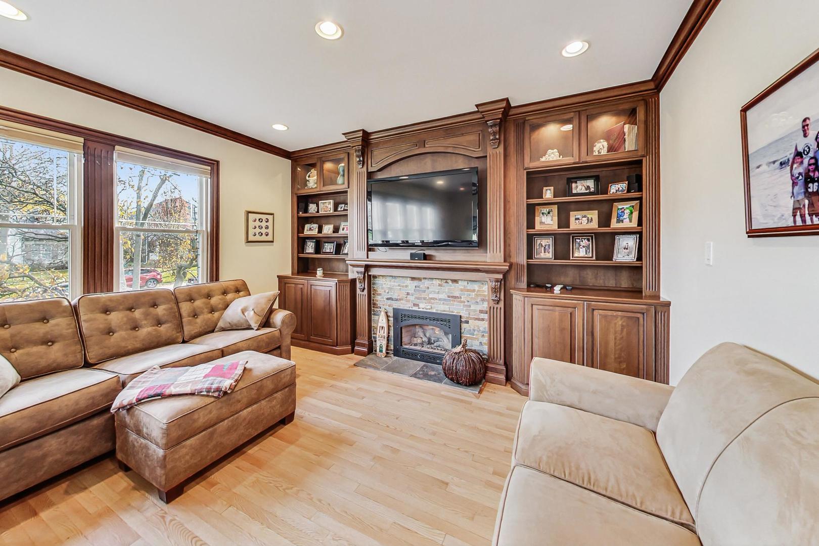 902 South Crescent Avenue Park Ridge, IL 60068 - Photo 4 of 30