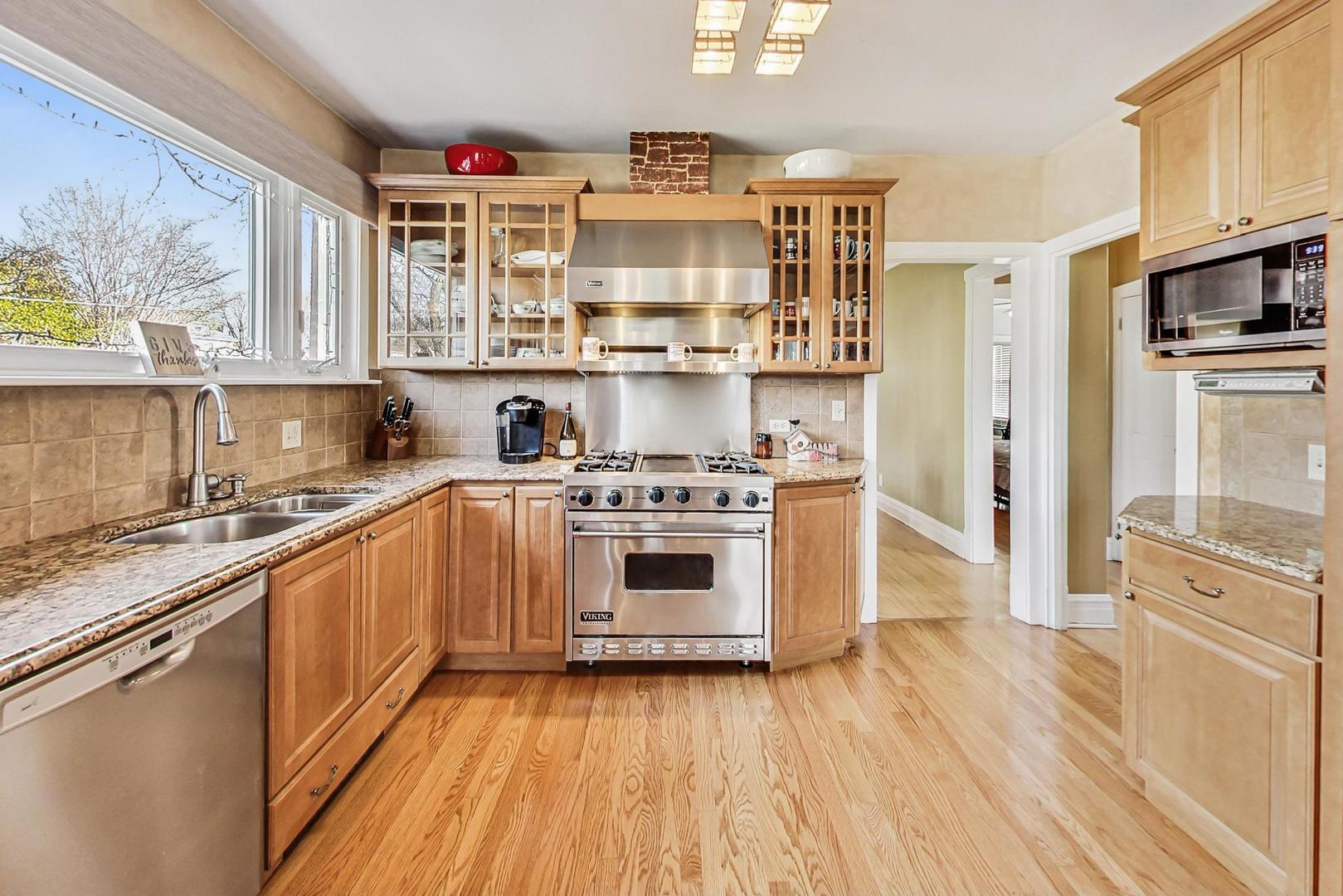 902 South Crescent Avenue Park Ridge, IL 60068 - Photo 10 of 30