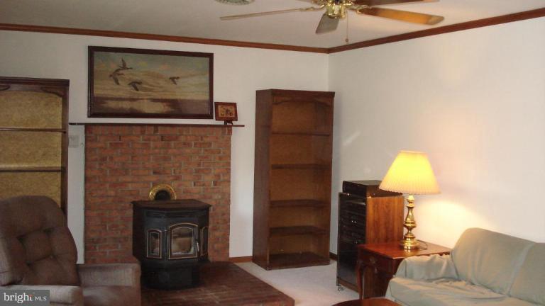 204 Talbot Road Stevensville, MD 21666 - Photo 2 of 9 Living Room