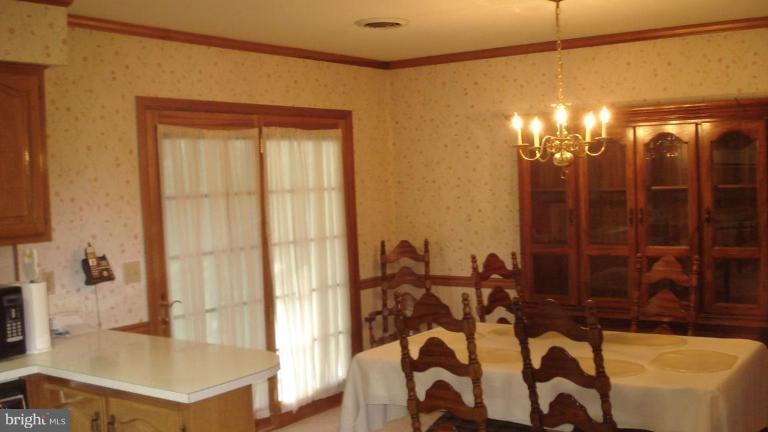 204 Talbot Road Stevensville, MD 21666 - Photo 5 of 9 Dining Area