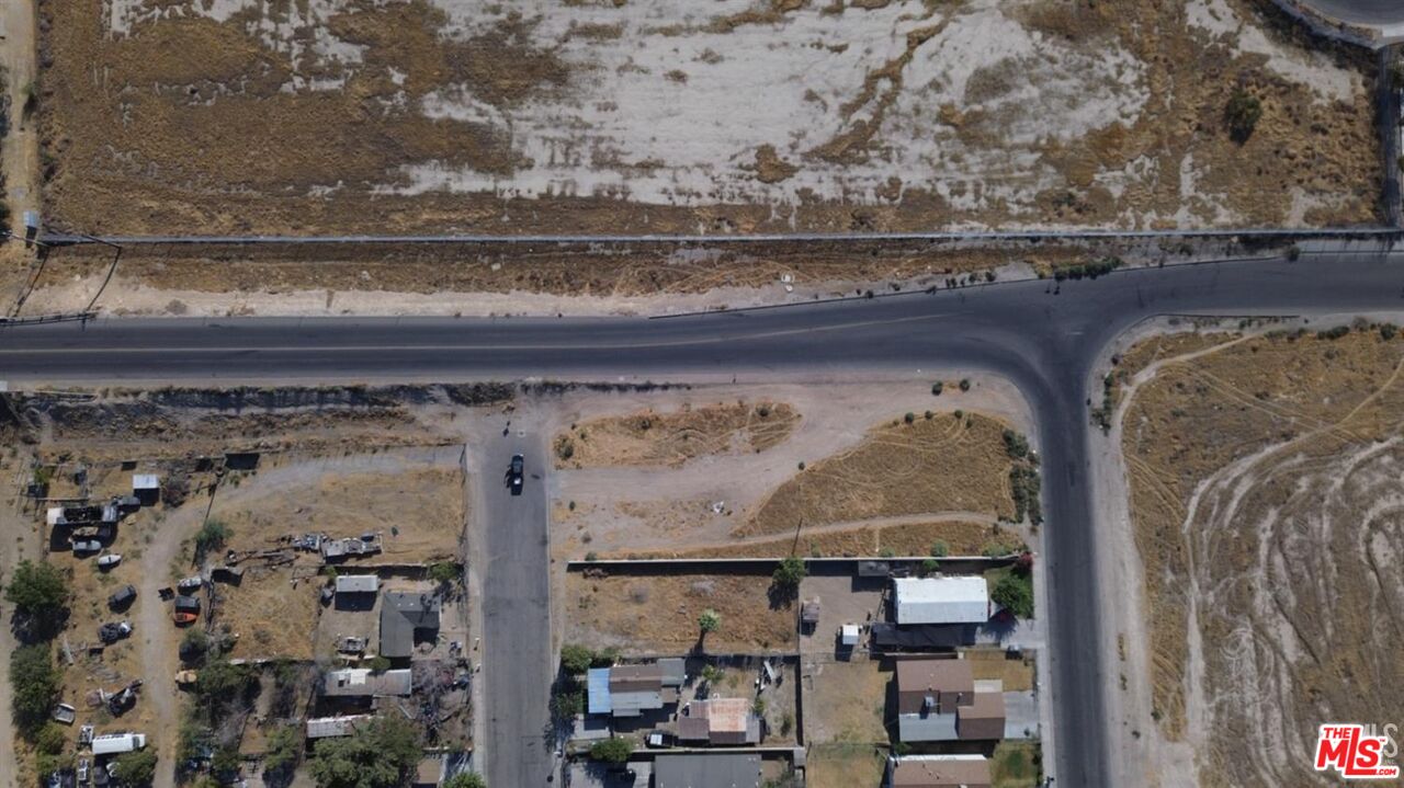 0 Washington Street Bakersfield, CA 93307 - Photo 4 of 5 a close view of a fireplace