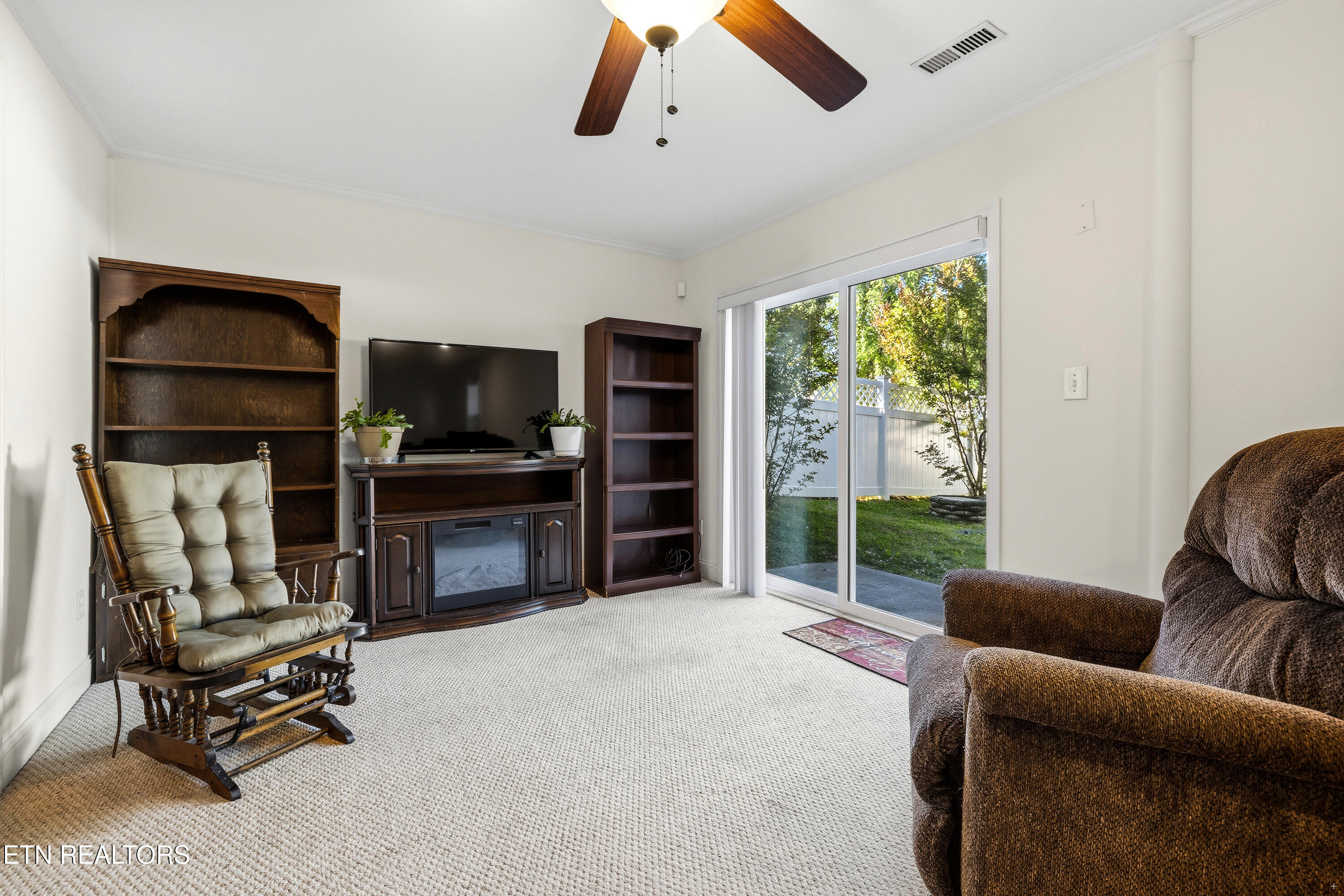 6835 Rambling Brooks Lane Knoxville, TN 37918 - Photo 21 of 35 Downstairs Bedroom