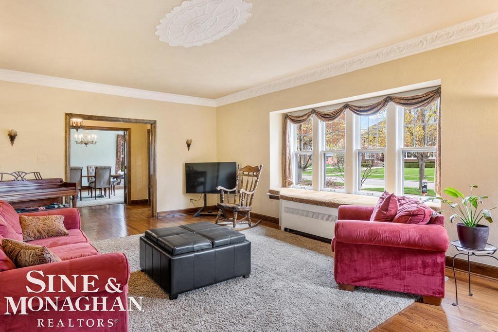 1027 Yorkshire Road Grosse Pointe, MI 48230 - Photo 10 of 64 50106116-9.JPG