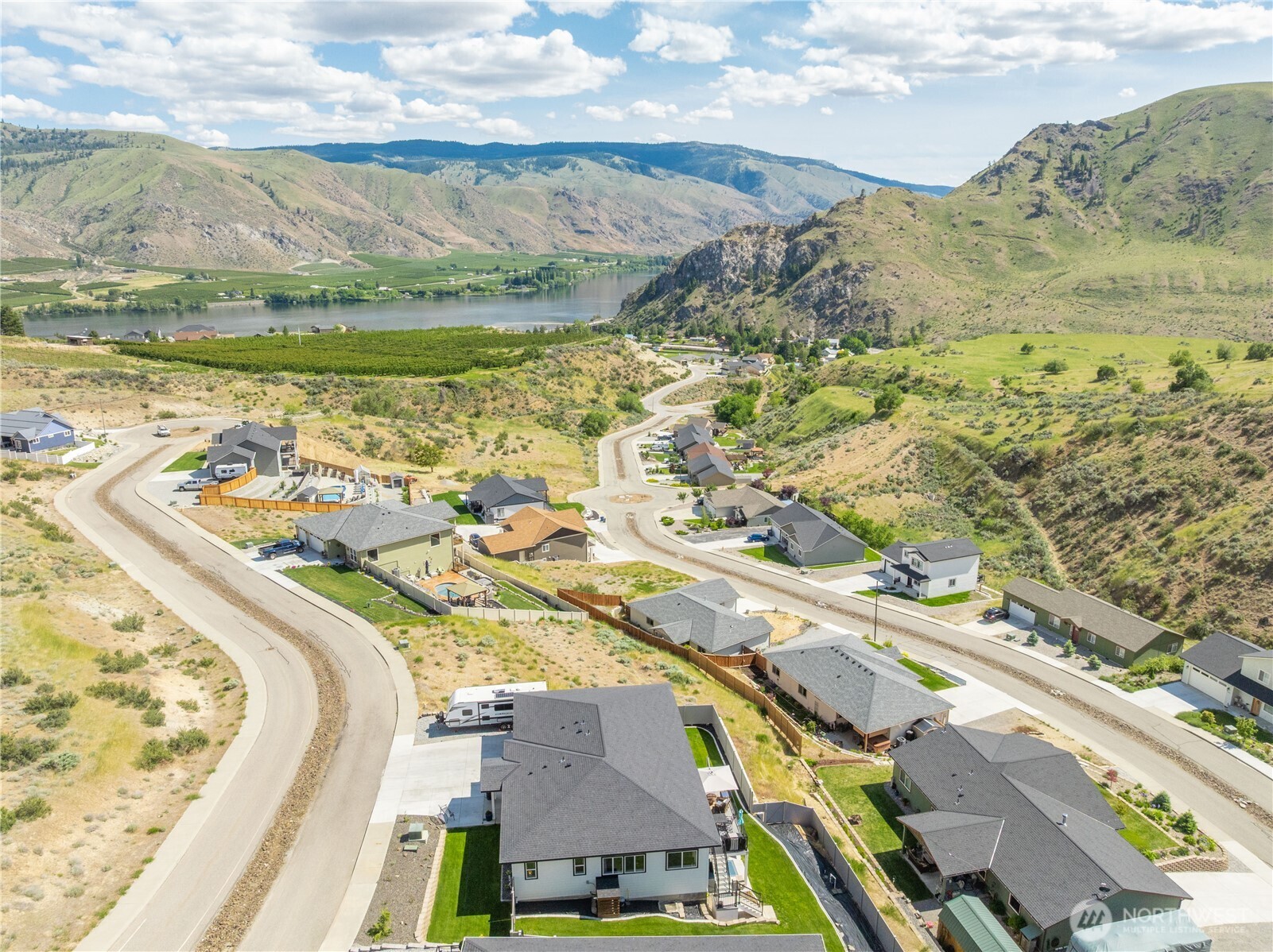 9968 Griffith Place Entiat, WA 98822 - Photo 37 of 38 a view of a city with an ocean