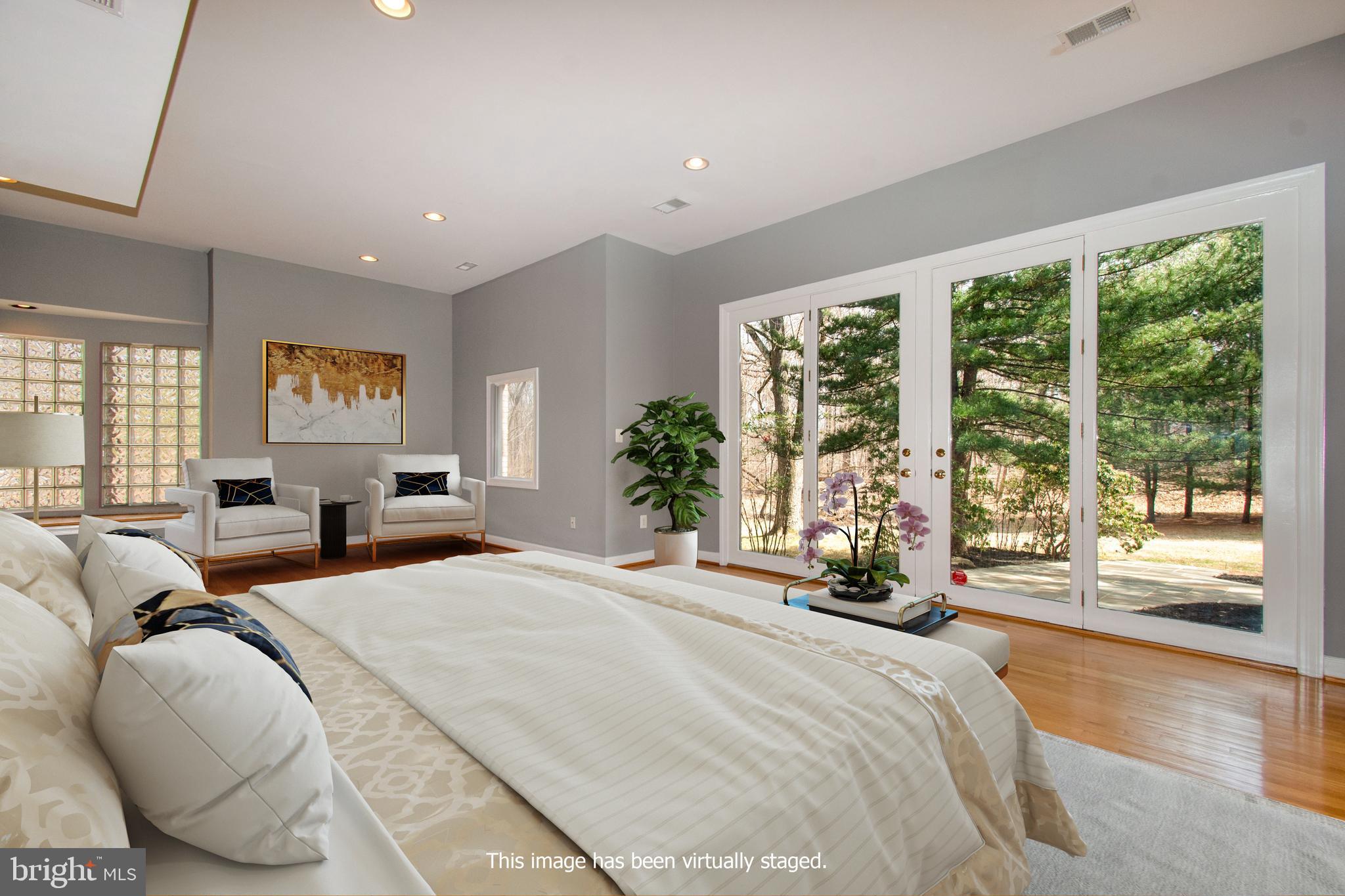 11261 South Glen Road Potomac, MD 20854 - Photo 15 of 55 Main level Master w views to the Garden
