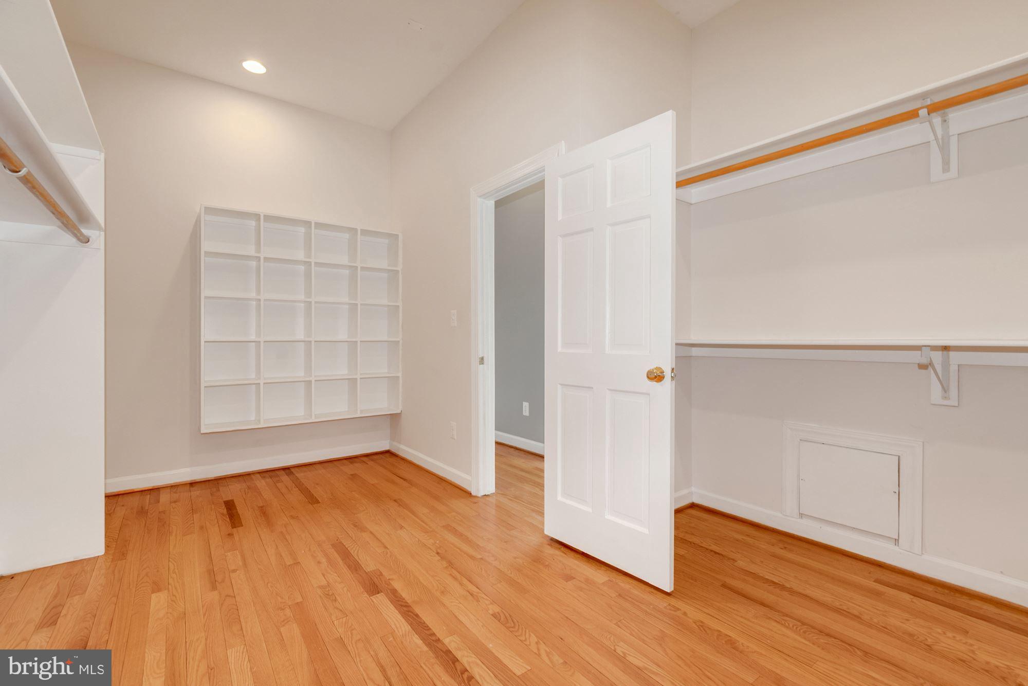 11261 South Glen Road Potomac, MD 20854 - Photo 30 of 55 Oversized Closets & EnSuite Full Baths w all Bdrms