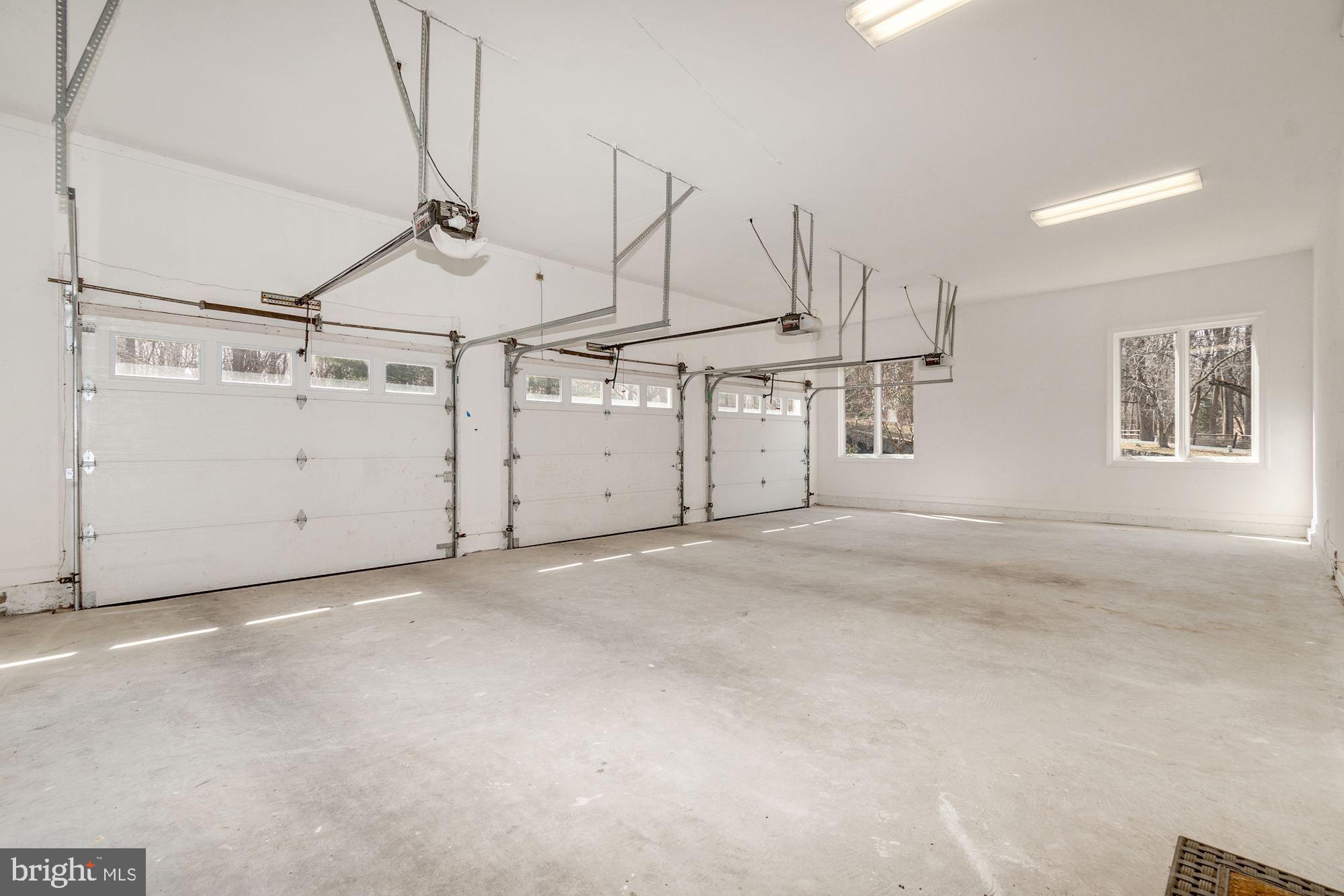 11261 South Glen Road Potomac, MD 20854 - Photo 40 of 55 Garage Parking for three