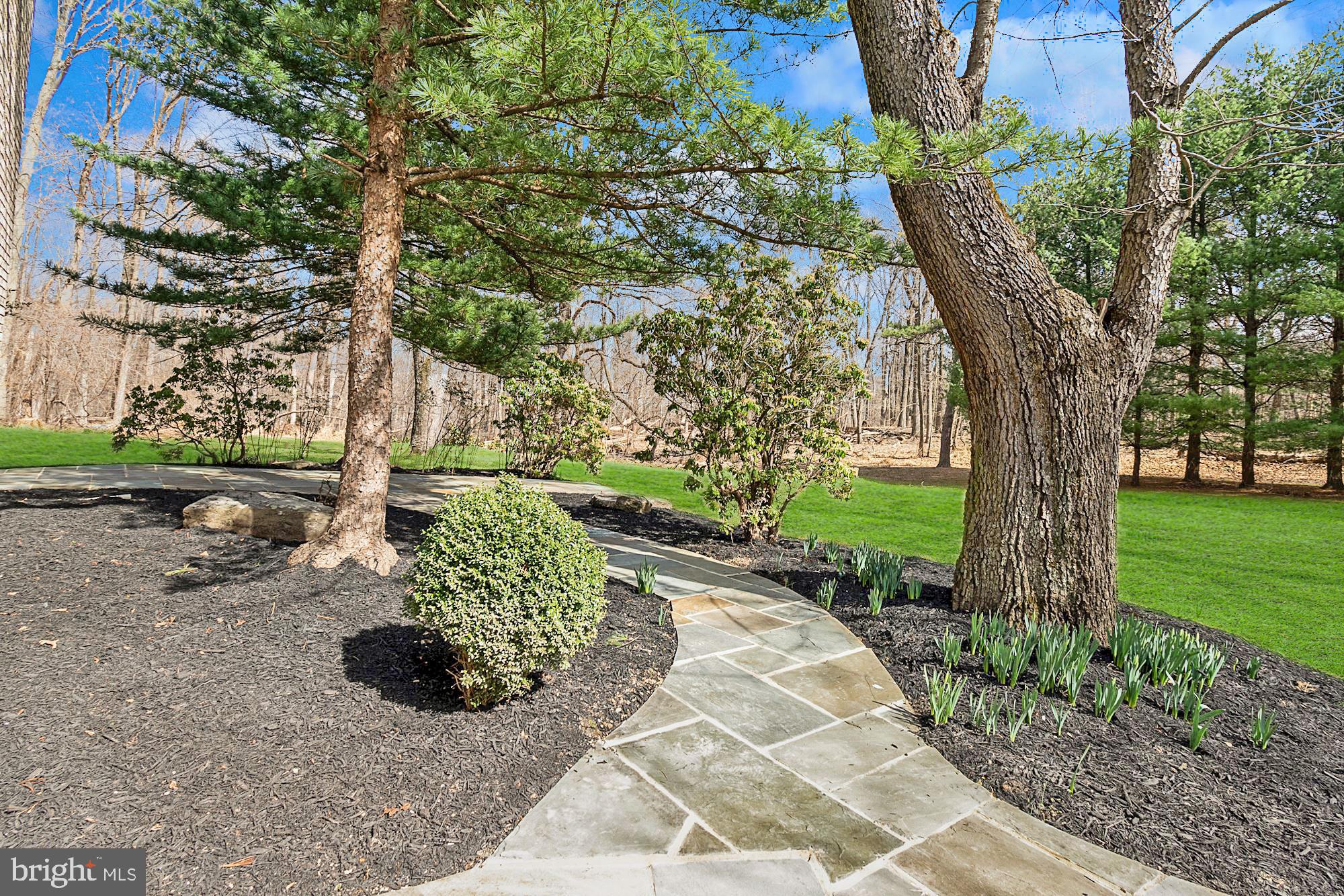 11261 South Glen Road Potomac, MD 20854 - Photo 44 of 55 Flagstone Walkway