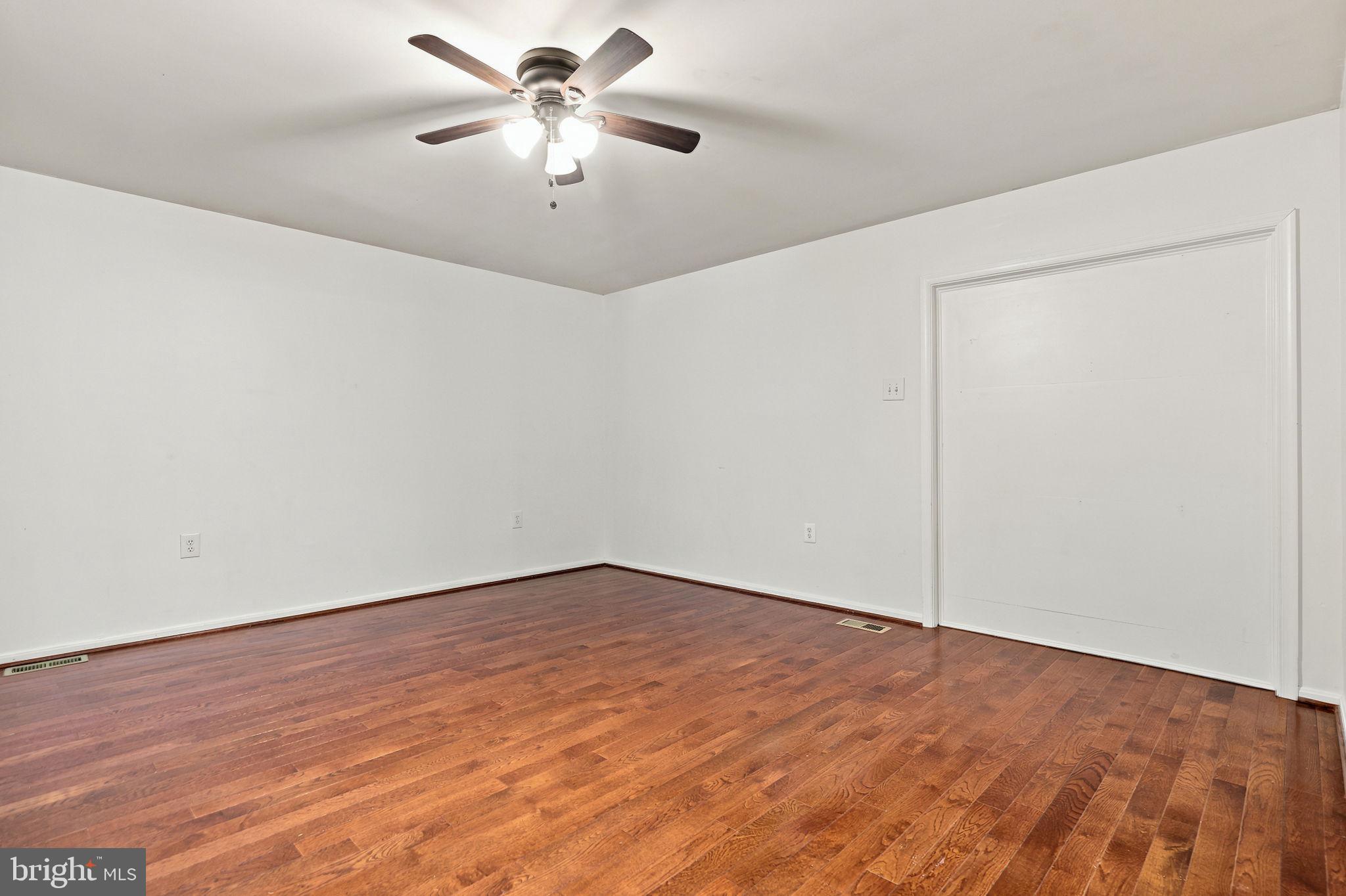 8916 Rugby Road Manassas Park, VA 20111 - Photo 32 of 105 Gallery Image 32