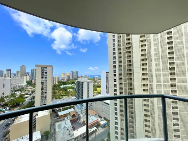$4,100 | 1837 Kalakaua Avenue, Unit 2202, Honolulu, HI 96815