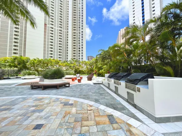 $4,100 | 1837 Kalakaua Avenue, Unit 2202, Honolulu, HI 96815