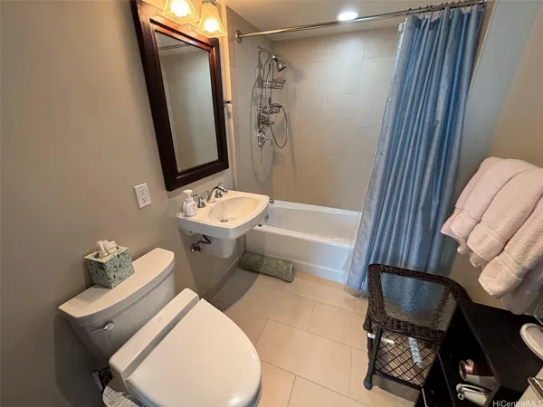 $4,100 | 1837 Kalakaua Avenue, Unit 2202, Honolulu, HI 96815