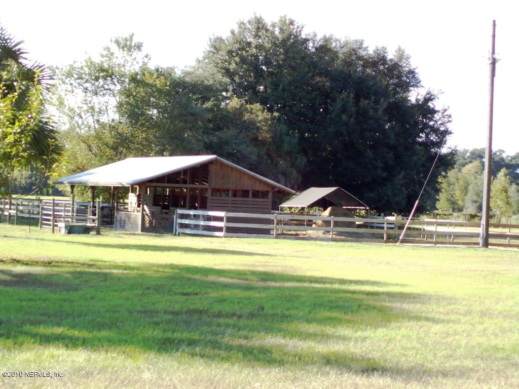 248 Tanner Road Florahome, FL 32140 - Photo 4 of 28 Barn