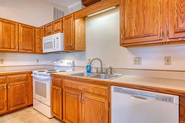 $270,000 | 5540 Kiowa Circle, Evansville, IN 47715