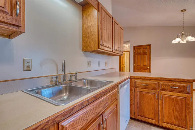 $270,000 | 5540 Kiowa Circle, Evansville, IN 47715