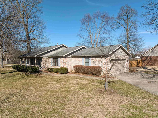 $270,000 | 5540 Kiowa Circle, Evansville, IN 47715