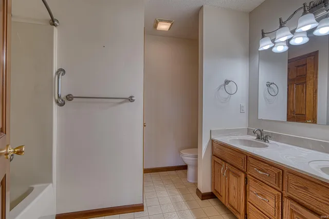 $270,000 | 5540 Kiowa Circle, Evansville, IN 47715