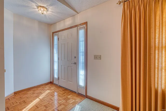 $270,000 | 5540 Kiowa Circle, Evansville, IN 47715