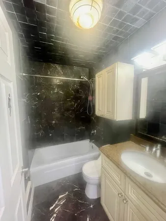 $1,550 | 7306 North Winchester Avenue, Unit 205, Chicago, IL 60626