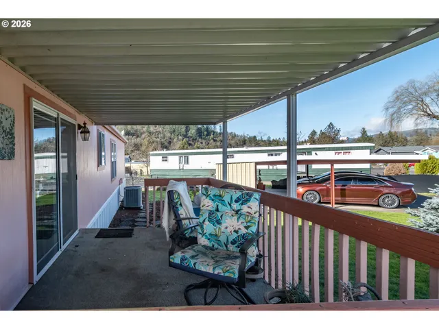 $135,000 | 104 Willamina Lane, Roseburg, OR 97470