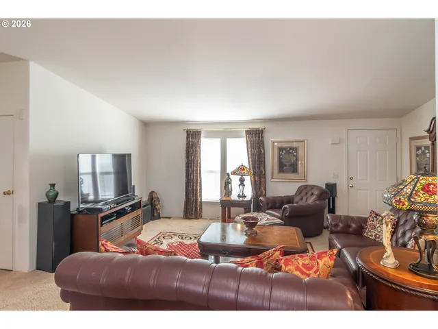 $135,000 | 104 Willamina Lane, Roseburg, OR 97470