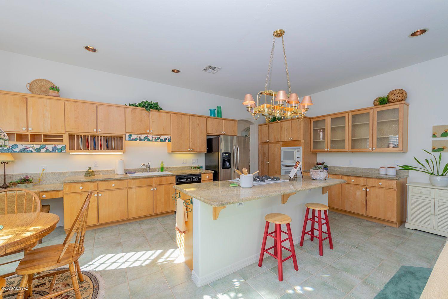 188 East Ridge Glow Place Tucson, AZ 85737 - Photo 5 of 23