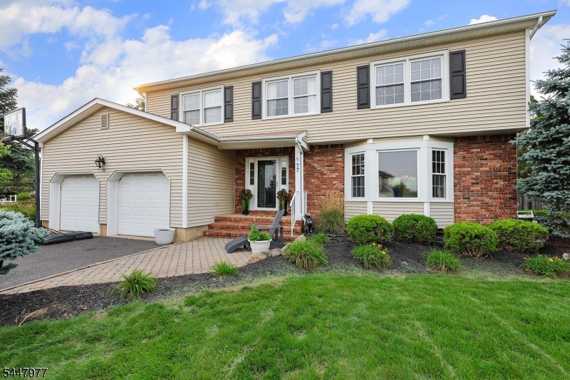 77 Rohill Road Hillsborough, NJ 08844 - Photo 5 of 39 Gallery Image 5