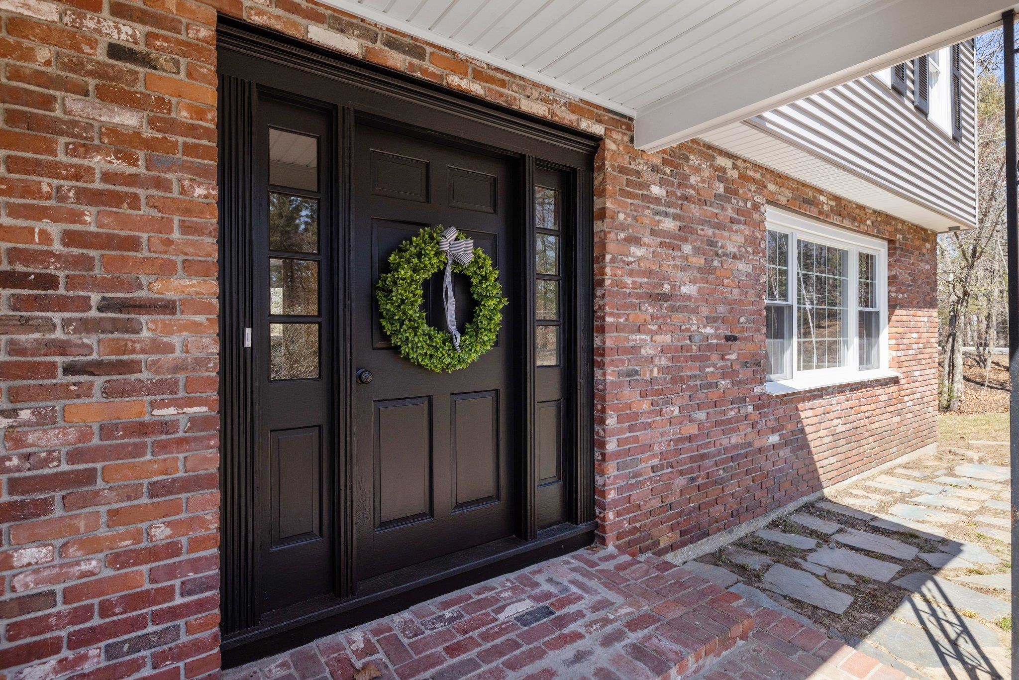 2 Apollo Road Londonderry, NH 03053 - Photo 3 of 40