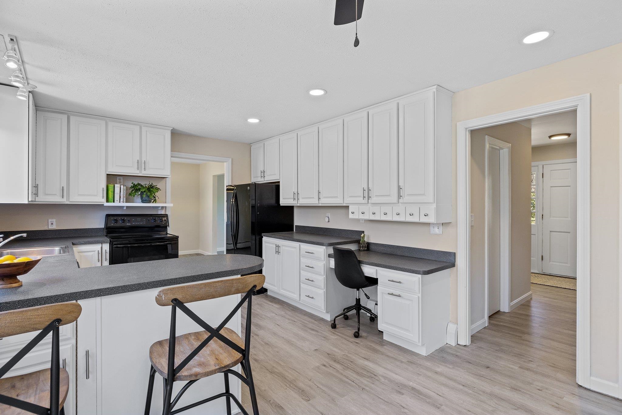 2 Apollo Road Londonderry, NH 03053 - Photo 7 of 40