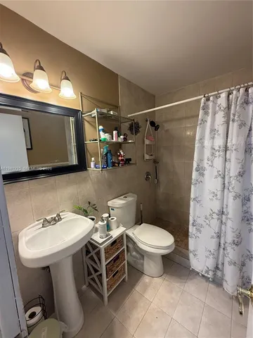 $2,450 | 1950 West 54th Street, Unit 409, Hialeah, FL 33012