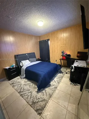 $2,400 | 1950 West 54th Street, Unit 409, Hialeah, FL 33012