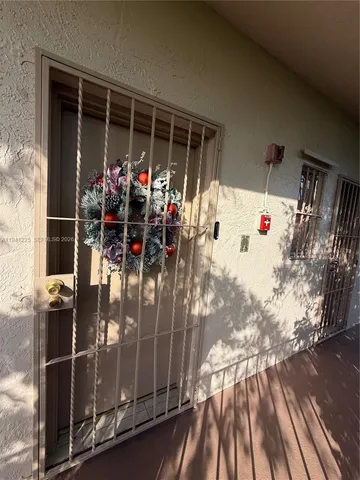 $2,450 | 1950 West 54th Street, Unit 409, Hialeah, FL 33012