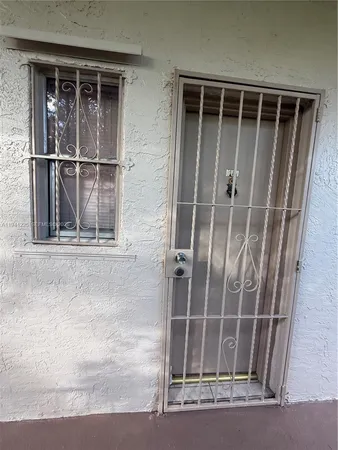 $2,400 | 1950 West 54th Street, Unit 409, Hialeah, FL 33012