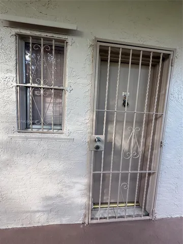 $2,450 | 1950 West 54th Street, Unit 409, Hialeah, FL 33012