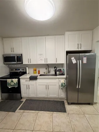 $2,400 | 1950 West 54th Street, Unit 409, Hialeah, FL 33012