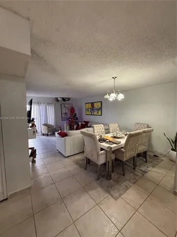 $2,450 | 1950 West 54th Street, Unit 409, Hialeah, FL 33012