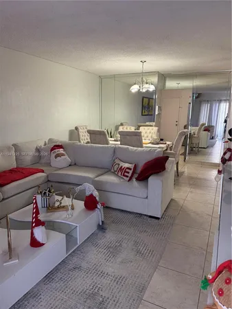 $2,400 | 1950 West 54th Street, Unit 409, Hialeah, FL 33012