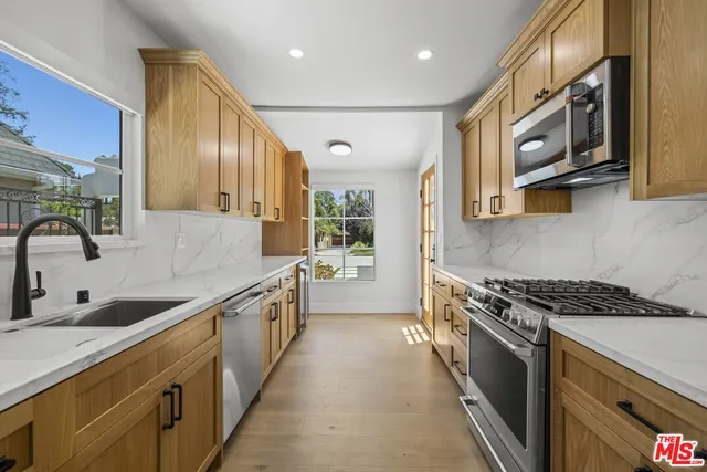 $9,990 | 11151 Hortense Street, North Hollywood, CA 91602