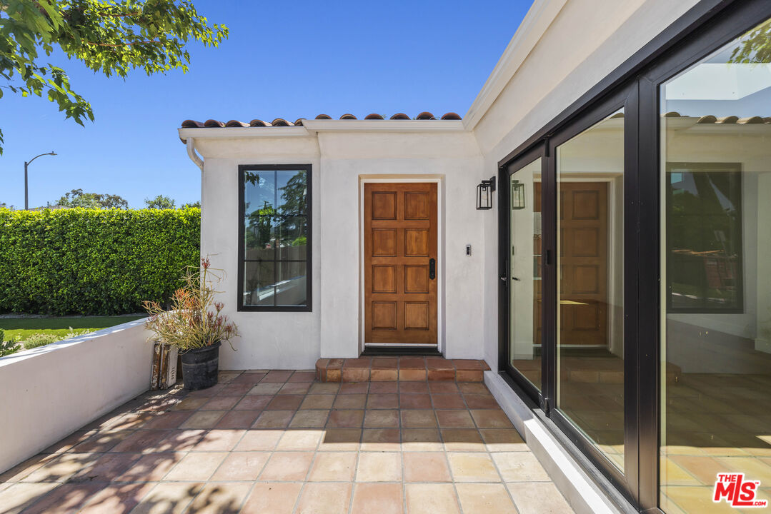 11151 Hortense Street North Hollywood, CA 91602 - Photo 3 of 48