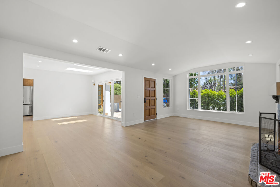 11151 Hortense Street North Hollywood, CA 91602 - Photo 4 of 48